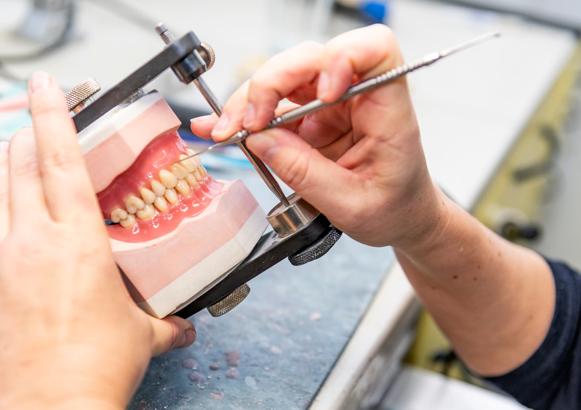 PS Dentaltechnik — Zahnersatz aus dem Meisterlabor in Düren